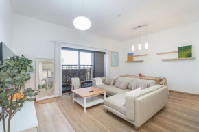 Stylish 2-Bedroom Apartment with Balcony Views in Dubai